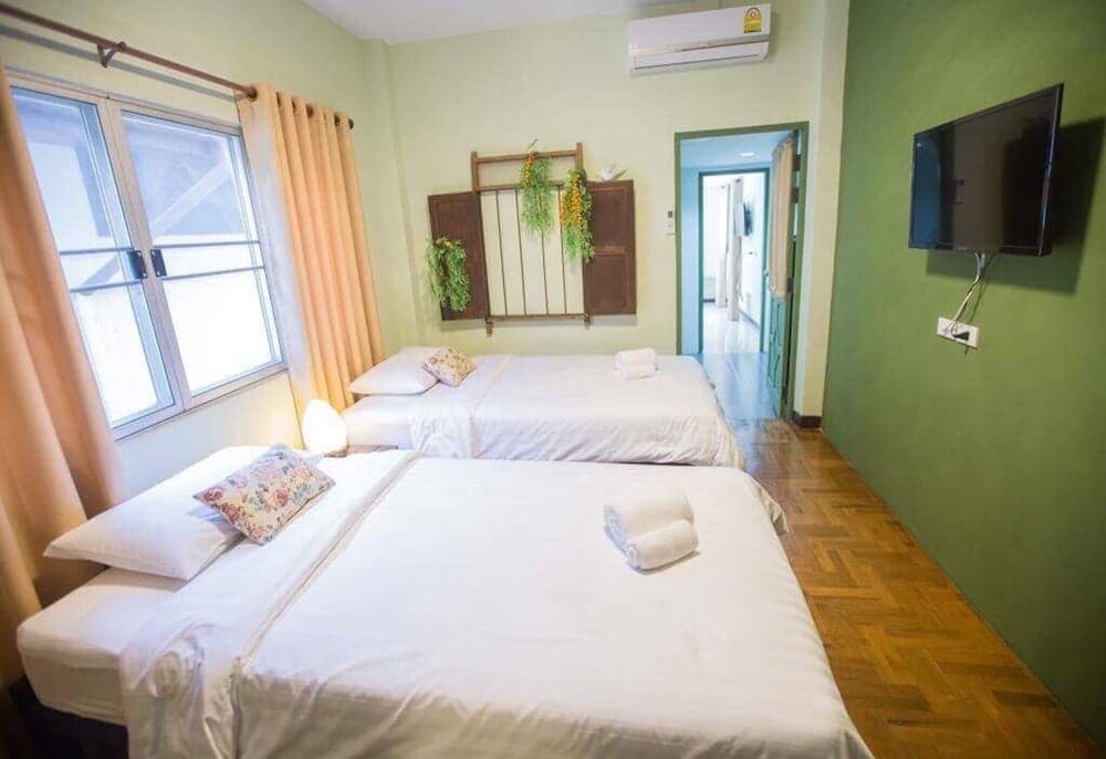 iRoom Boutique House