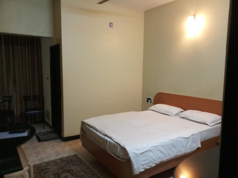 Hotel B M Shree Residency