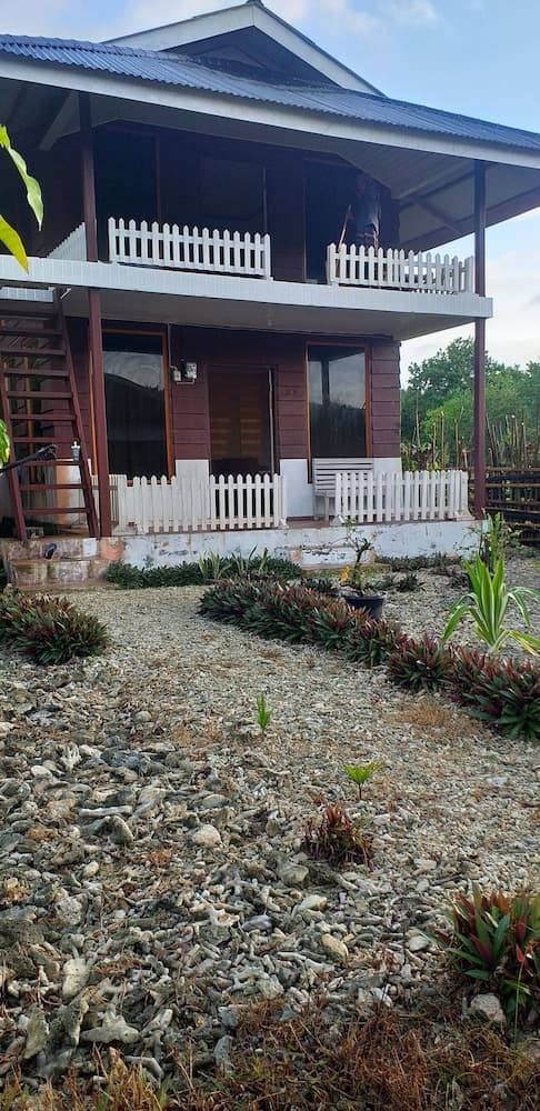 Simeulue Nanik Surfcamp