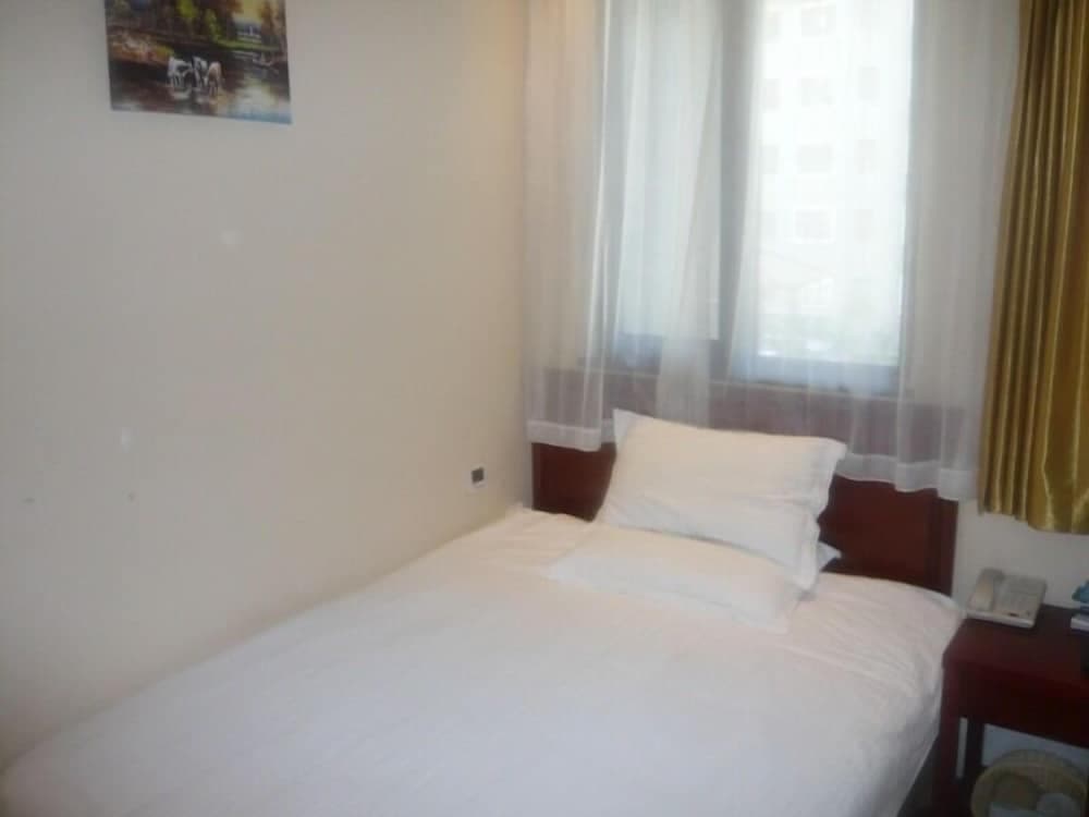 GreenTree Inn Tianjin Wuqing District West Yongyang Road Florentia Village Express Hotel