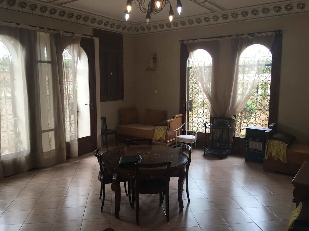 Beach Side Luxurious Villa Ref1098