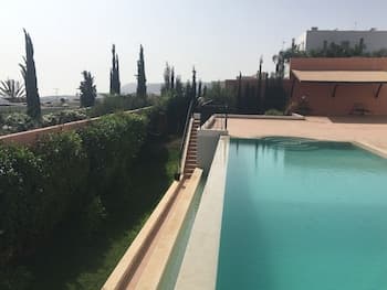 Spacious Comfortable Villa Ref T72024