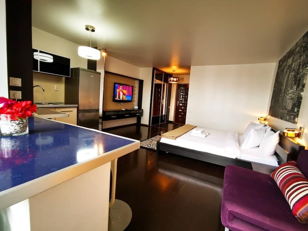 Studio G by MRG Apartments