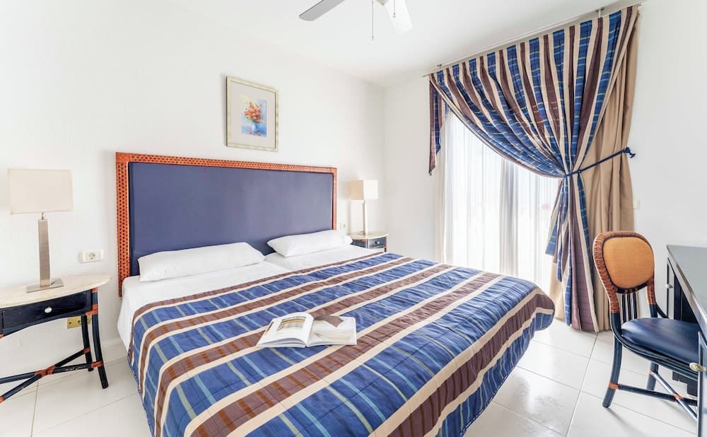 Ona Beverly Hills Heights