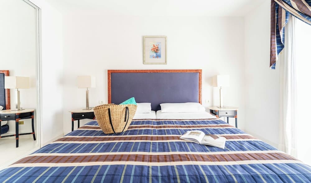 Ona Beverly Hills Heights