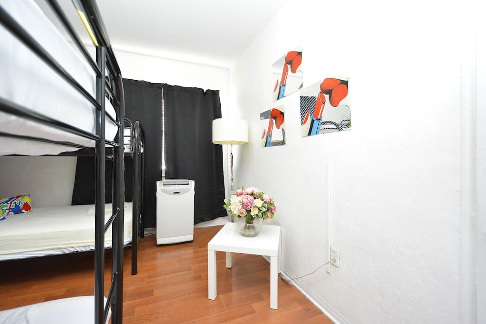 South Beach Rooms and Hostel