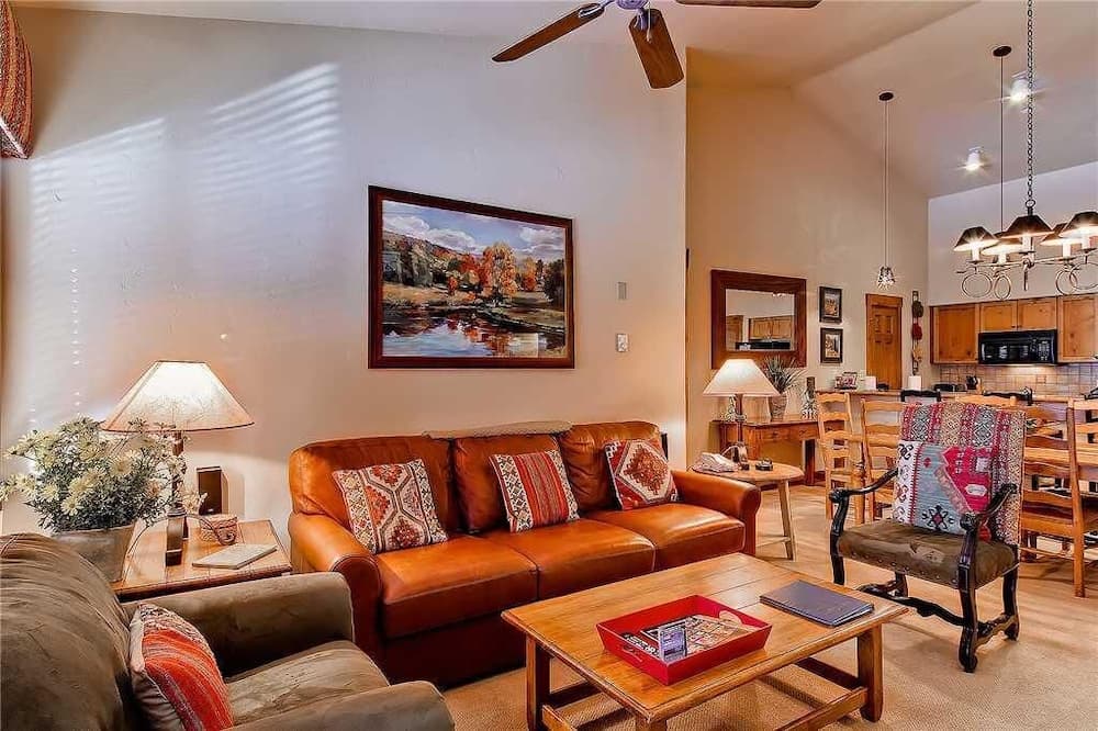 Tl2302 Super Cute - TOP Floor - Winter Specials!!!