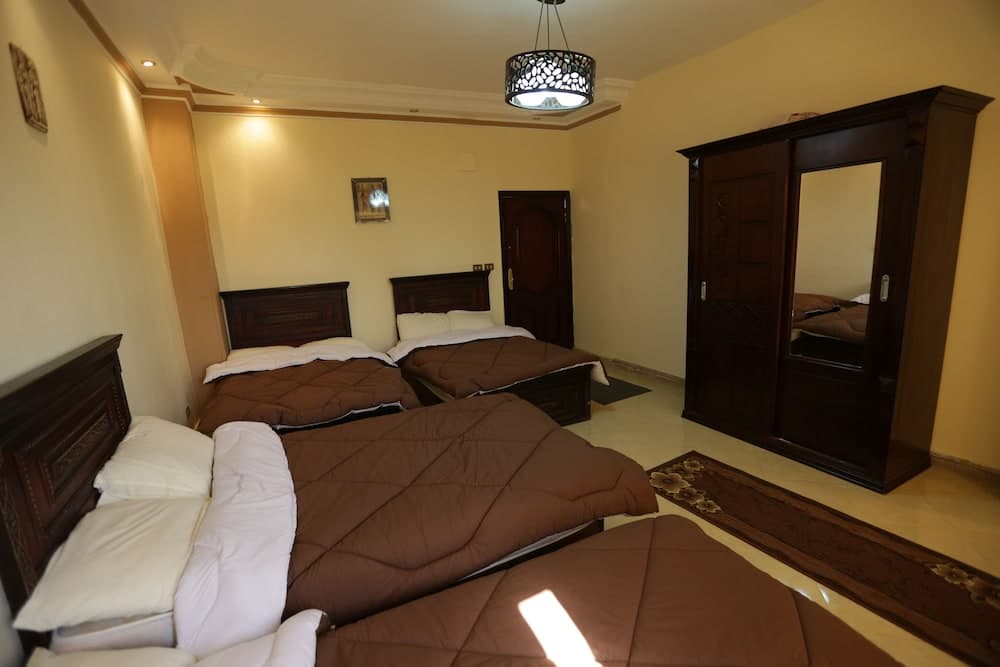 Happy days pyramids inn