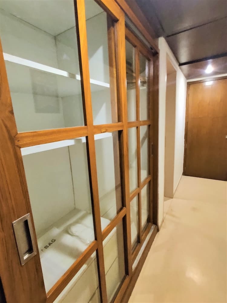 Avalon Hotel & Banquets