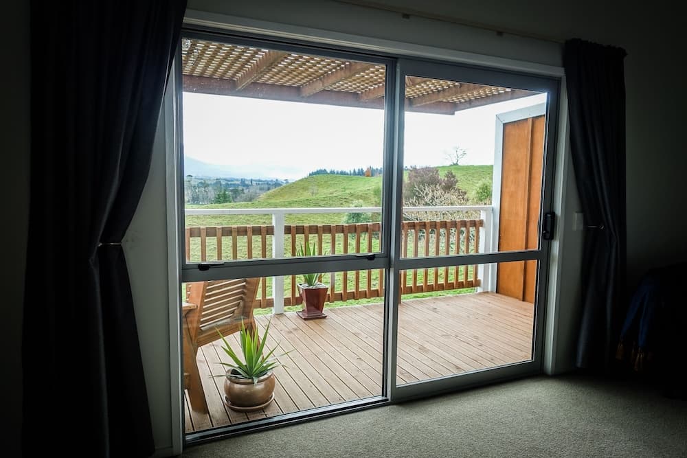 Tasman Hill Lodge - Adult Only