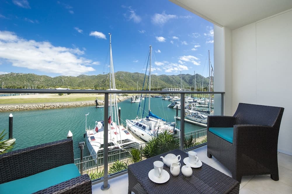 Blue on Blue Superior Studio Room 1221