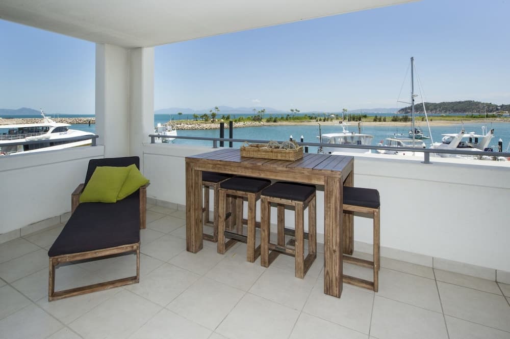 Blue on Blue Superior Studio Room 1271