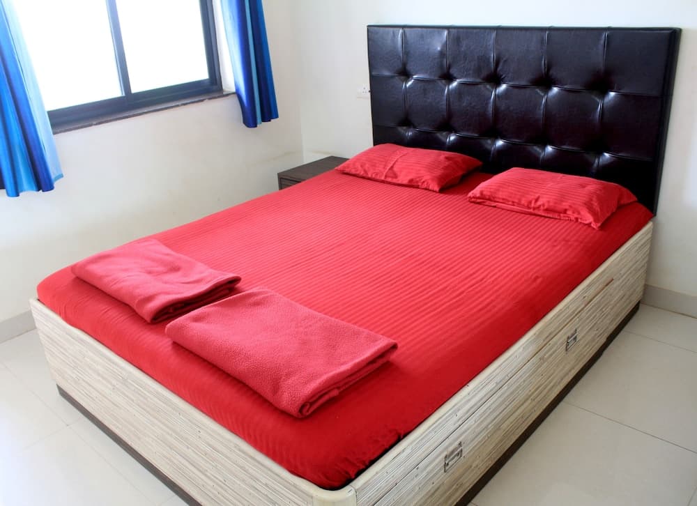 Modern Apartment With Terrace - CM001