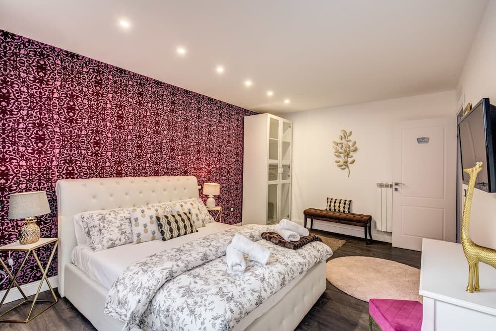 AwesHome - Hanging Gardens