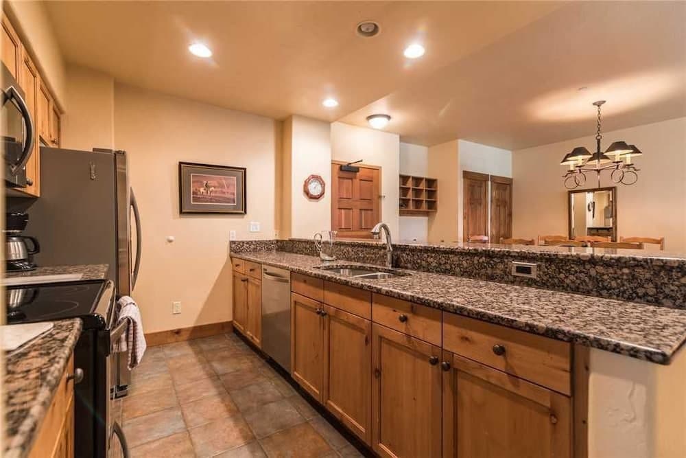 Tl2107 Excellent Amenities and Location! Winter Specials!