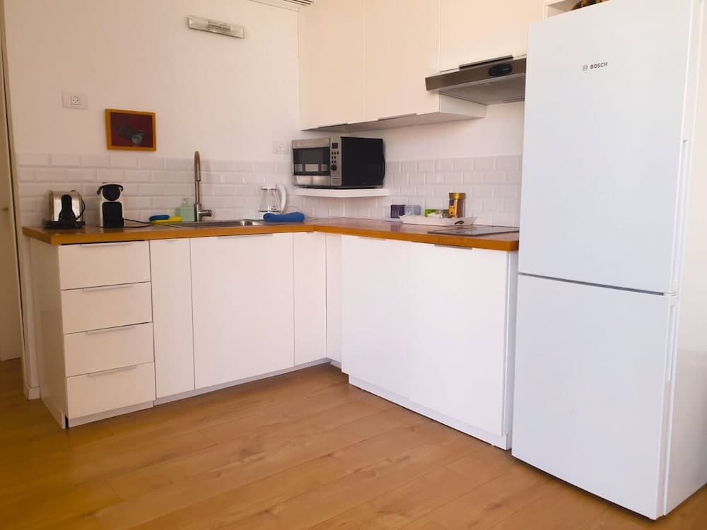 Gordon Beach 2 BR 3rd floor elevator