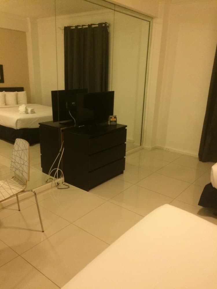 Hollywood Beach Resort-spacious Ocean View Studio