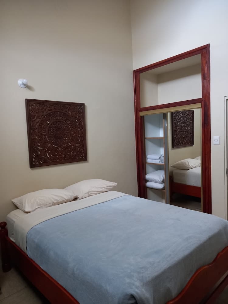 Ella's Park View Townhouse Crown Point