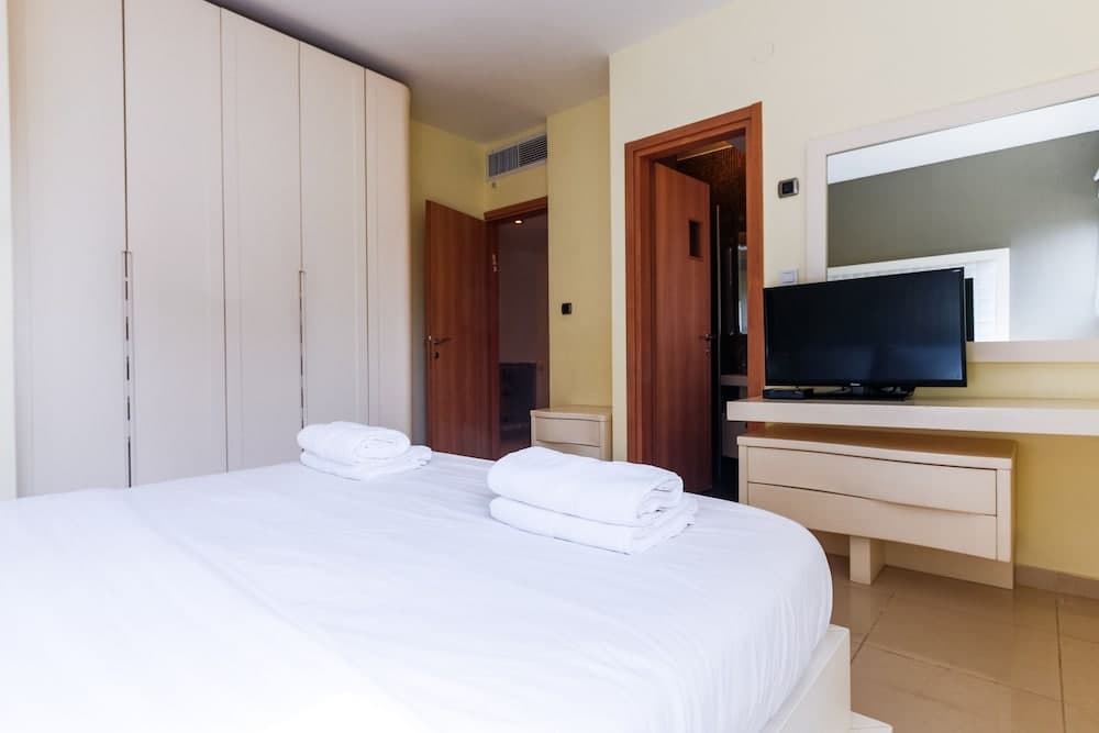 Comfort & Balcony near Beach by FeelHome