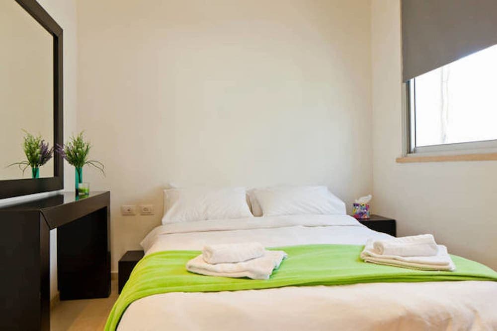 Deluxe Frishman Beach 1Min Beach