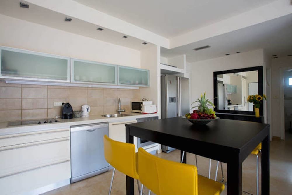 Balcony & Comfort by FeelHome