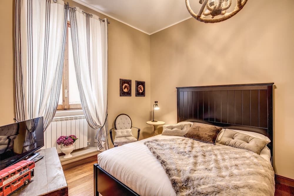 Spanish Steps Miracle Suite