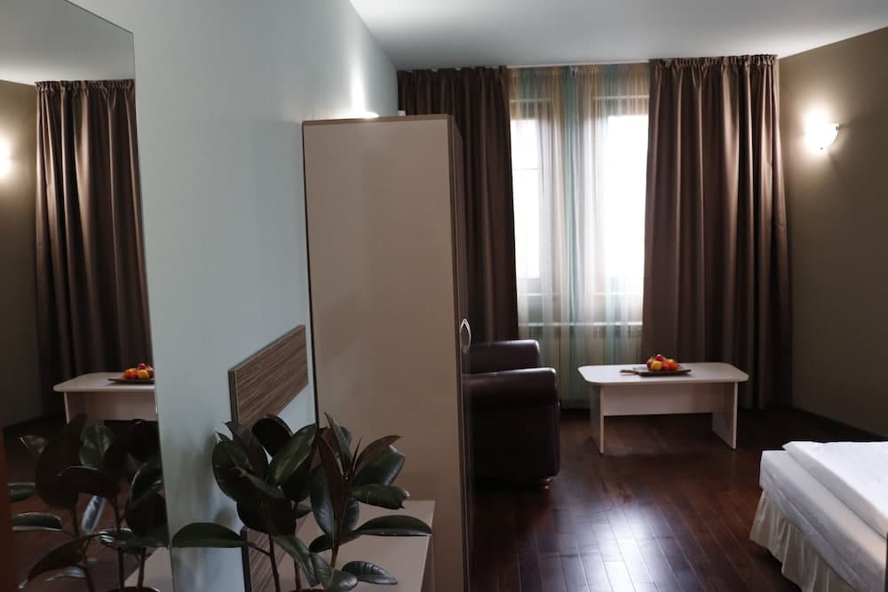 Roots Hotel & Wine Bar