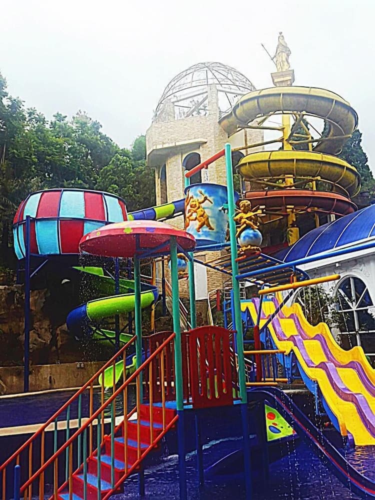 Grand Paradise Hotel