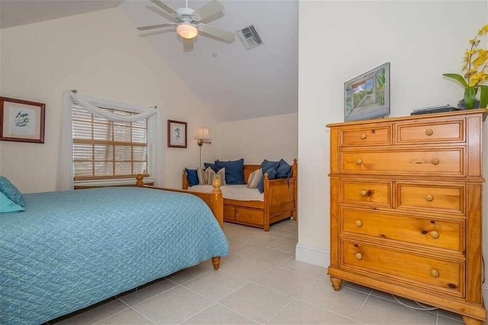 S-135 Damfiwill 2 Bedroom Home by RedAwning