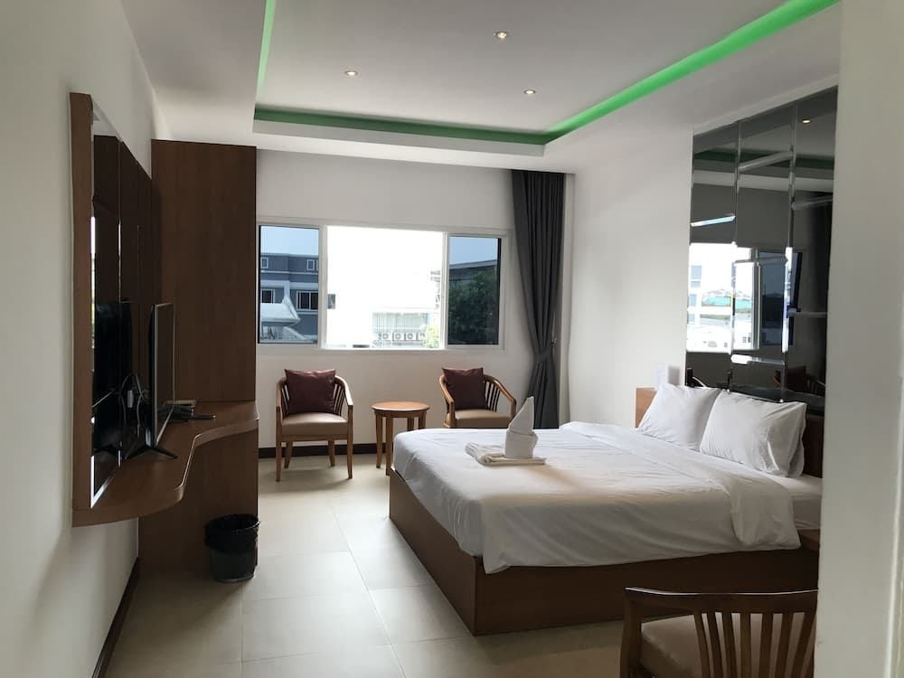 Picasso Hotel 24 Inn