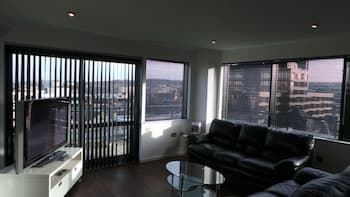 City Crash Pad - West Street Apartments