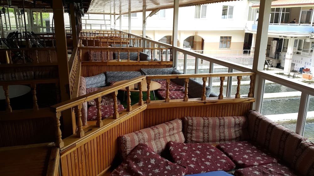 Alanlar Alabalık ve Otel