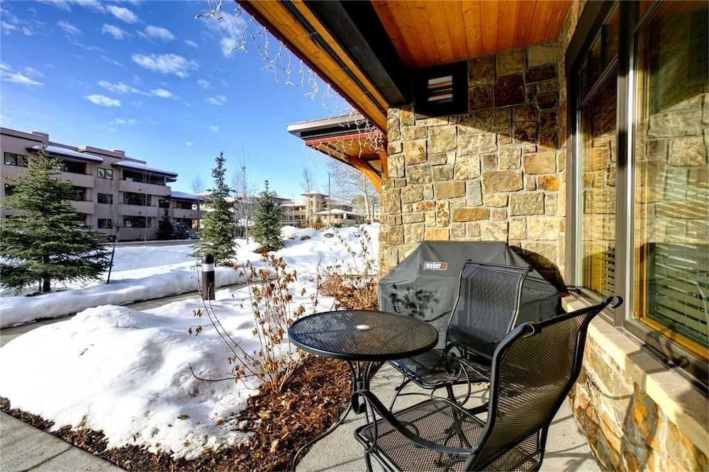 6115 Bear Lodge, Trappeur's Crossing Apartment 1