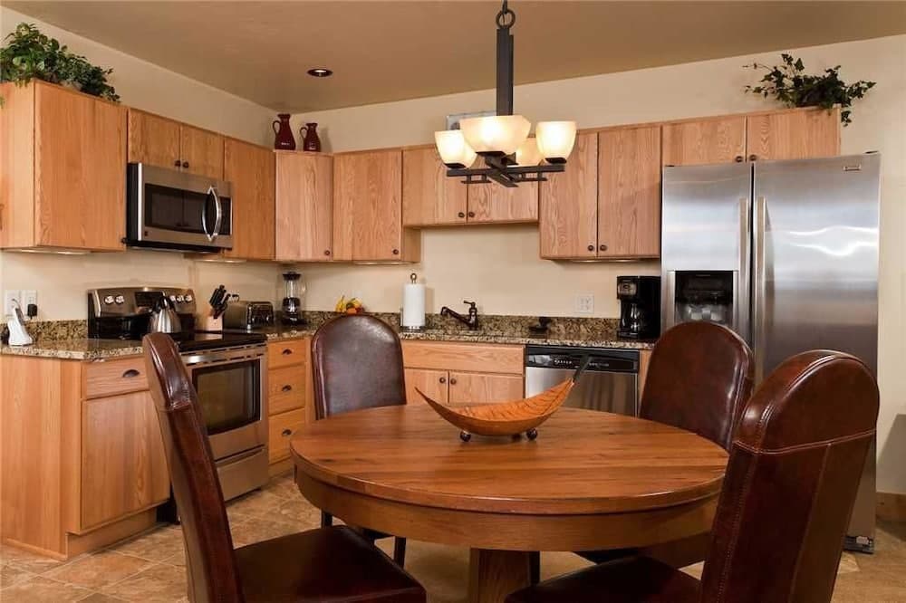 6117 Bear Lodge, Trappeur's Crossing Apartment 1