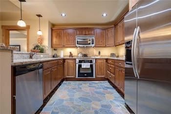 6209 Bear Lodge, Trappeur's Crossing Apartment 3