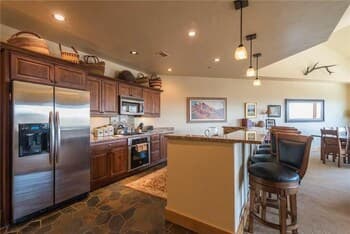 6302 Bear Lodge, Trappeur's Crossing Apartment 3