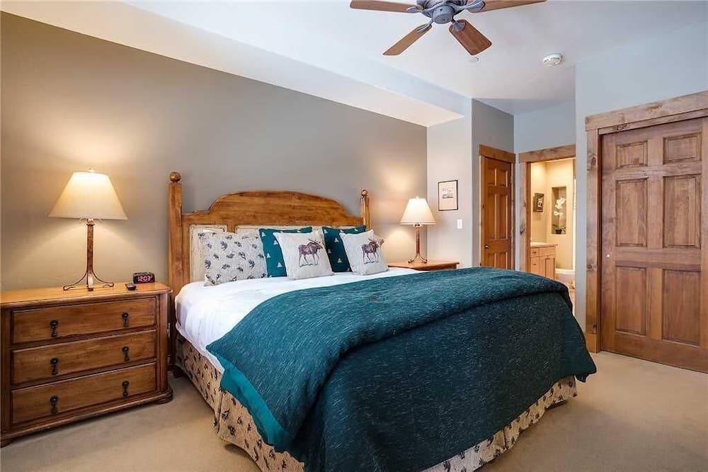 2211 Timberline Lodge, Trappeur's Crossing Apartment 1