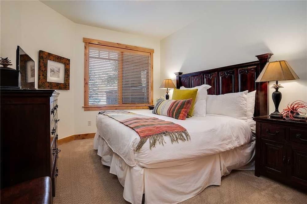 6109 Bear Lodge, Trappeur's Crossing Apartment 3