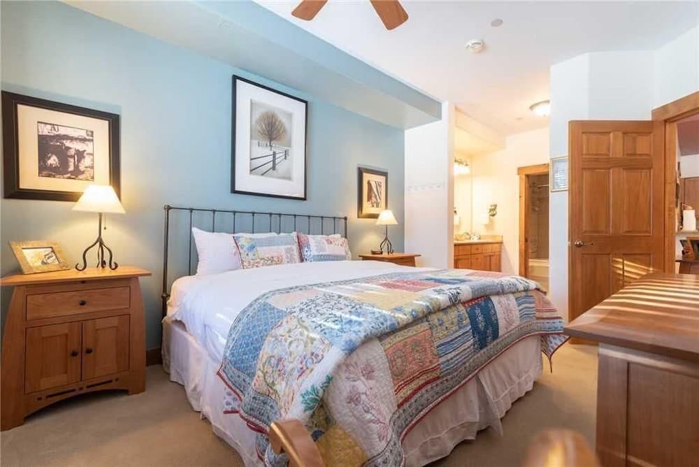 2102 Timberline Lodge, Trappeur's Crossing Apartment 2