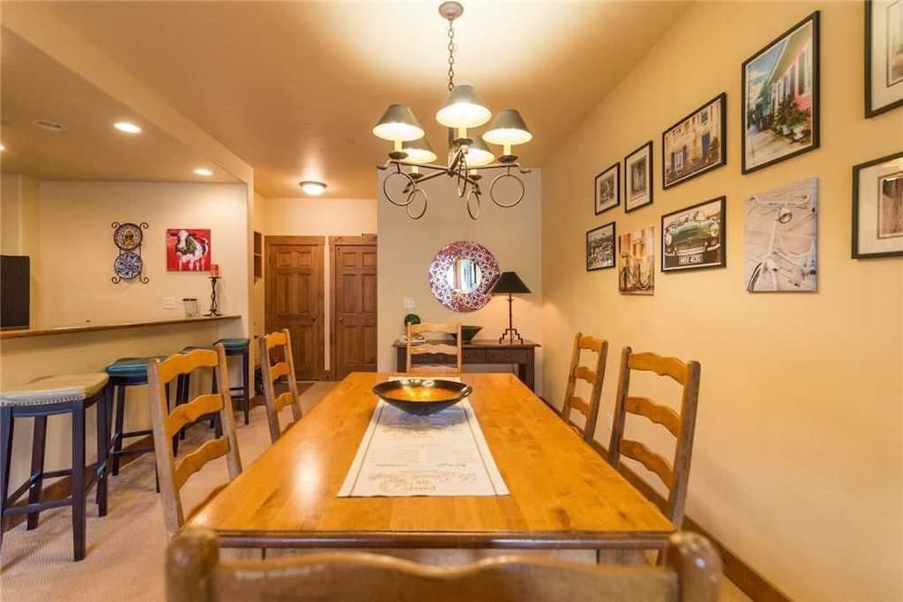 2104 Timberline Lodge, Trappeur's Crossing Apartment 2