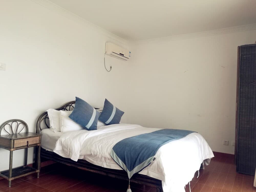 Xun Liao Bay Delta Island Hotel