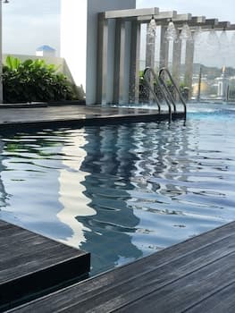 Elegant Cube Soho One South