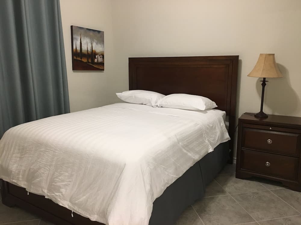 Lake Front House 4BR2B In West Houston