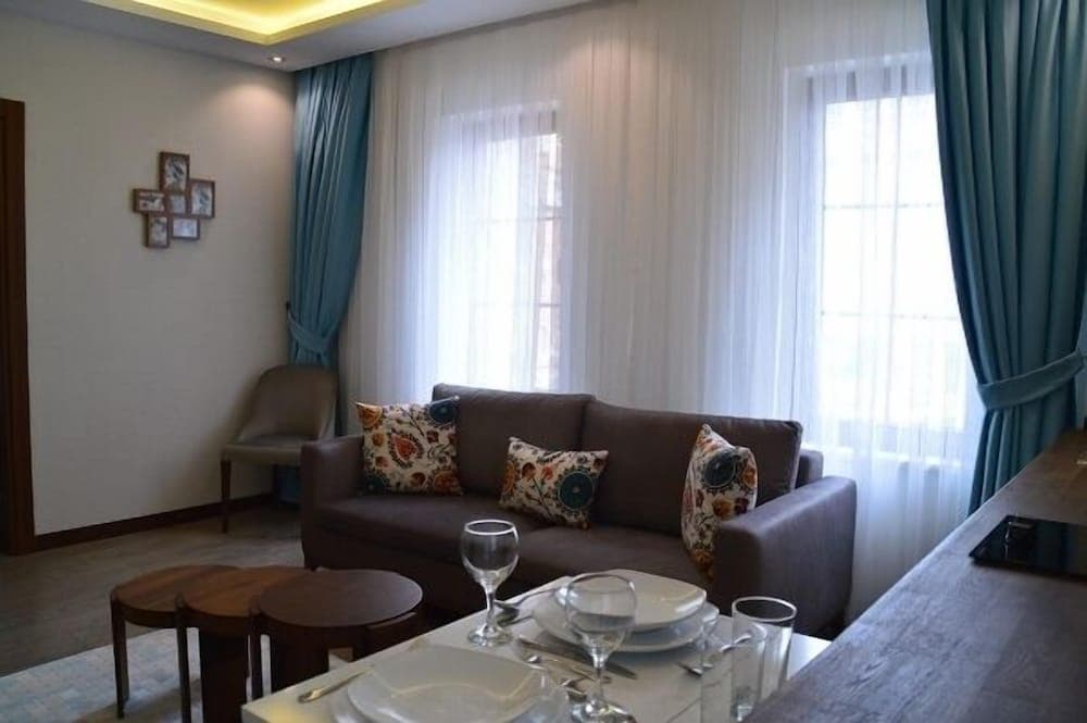 Royal Boutique House