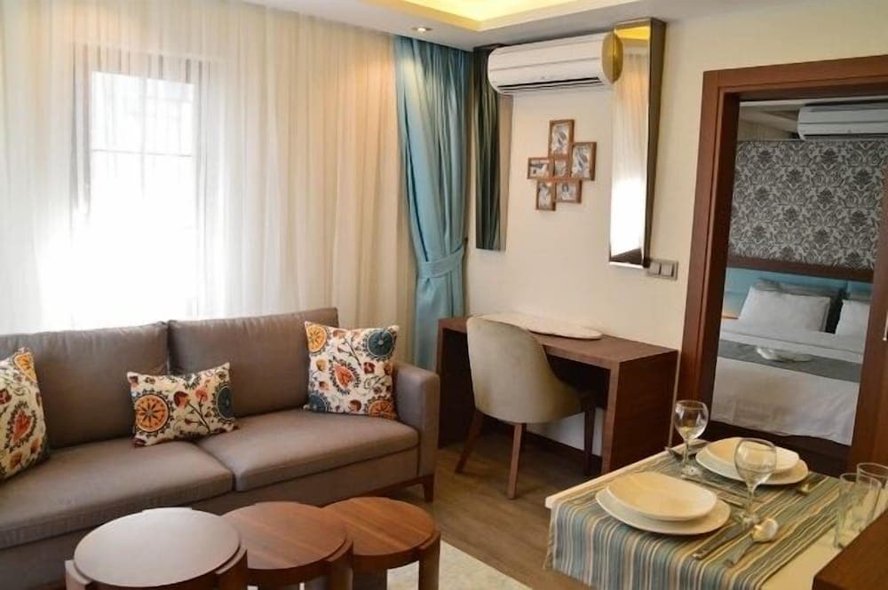 Royal Boutique House