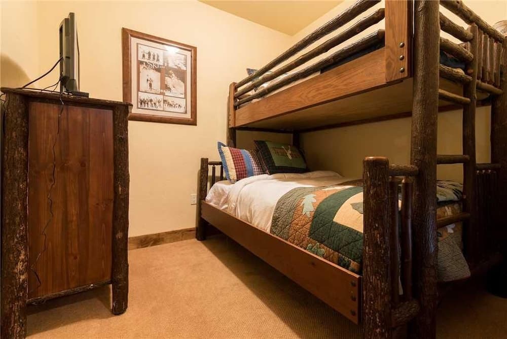 3105 Champagne Lodge, Trappeur's Crossing Apartment 2