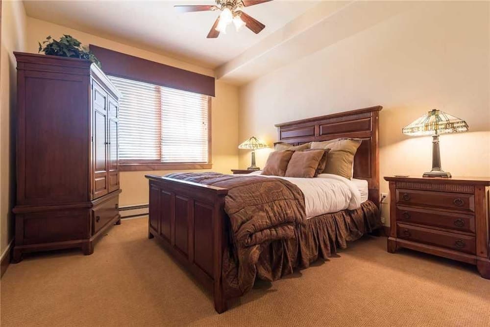 3105 Champagne Lodge, Trappeur's Crossing Apartment 2