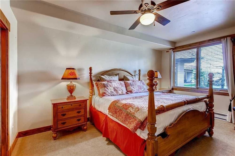 3110 Champagne Lodge, Trappeur's Crossing Apartment 3