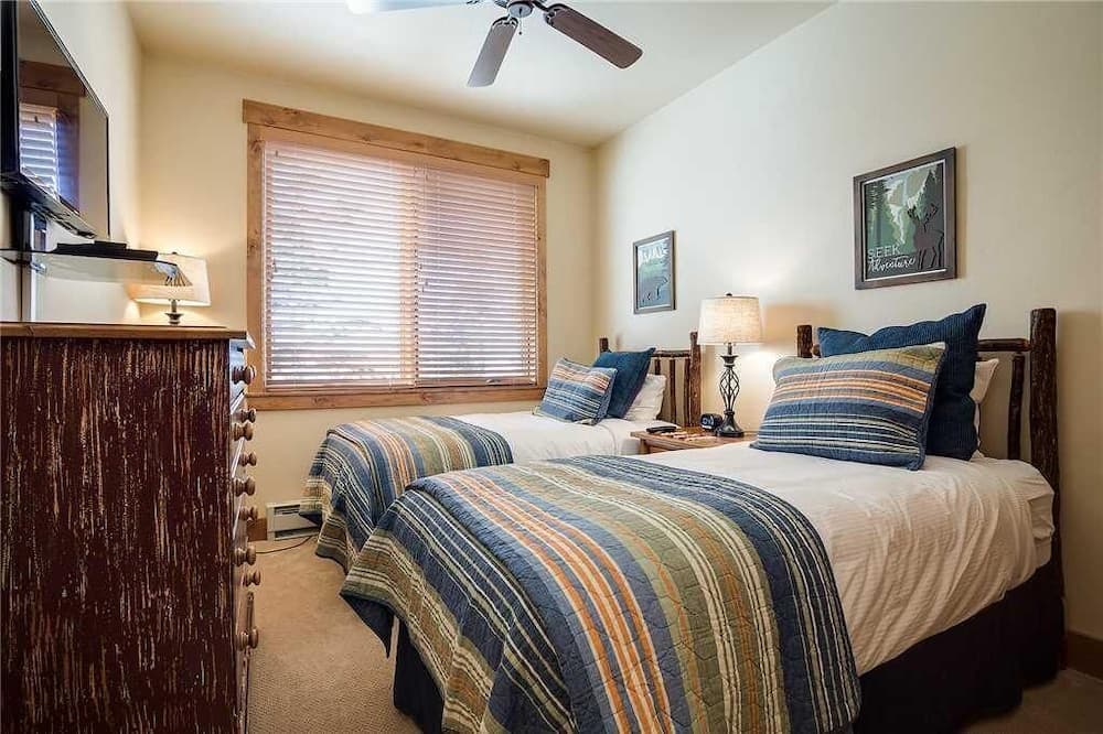 3204 Champagne Lodge, Trappeur's Crossing Apartment 2