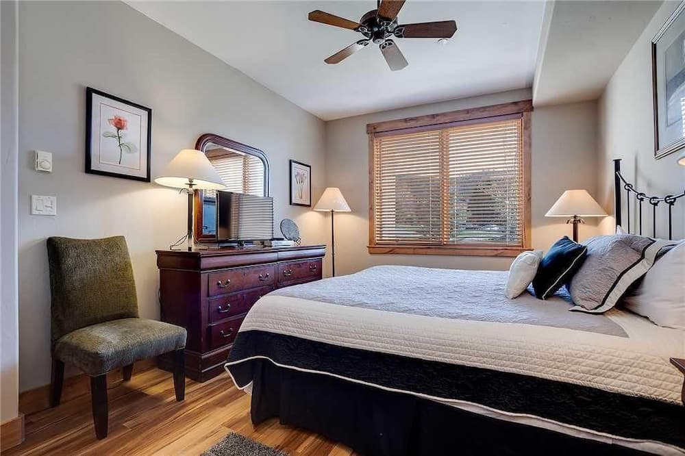 3206 Champagne Lodge, Trappeur's Crossing Apartment 2